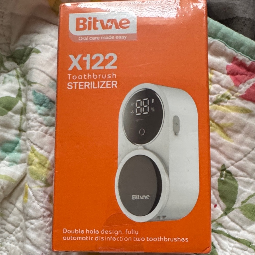X122 Toothbrush Sterilizer - White